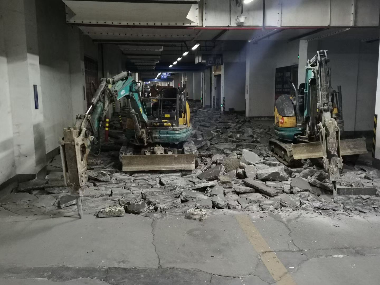 微型小挖機(jī)延長(zhǎng)壽命的一些保養(yǎng)方法有哪些？(圖1)